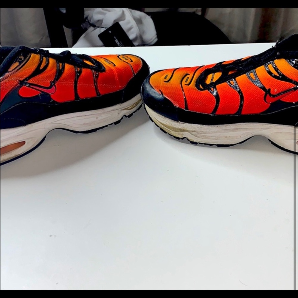 Shoes - Picture 3 of 4